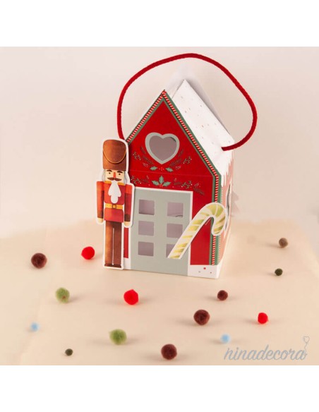 Caja cartón casita roja y figuras Navidad DIY